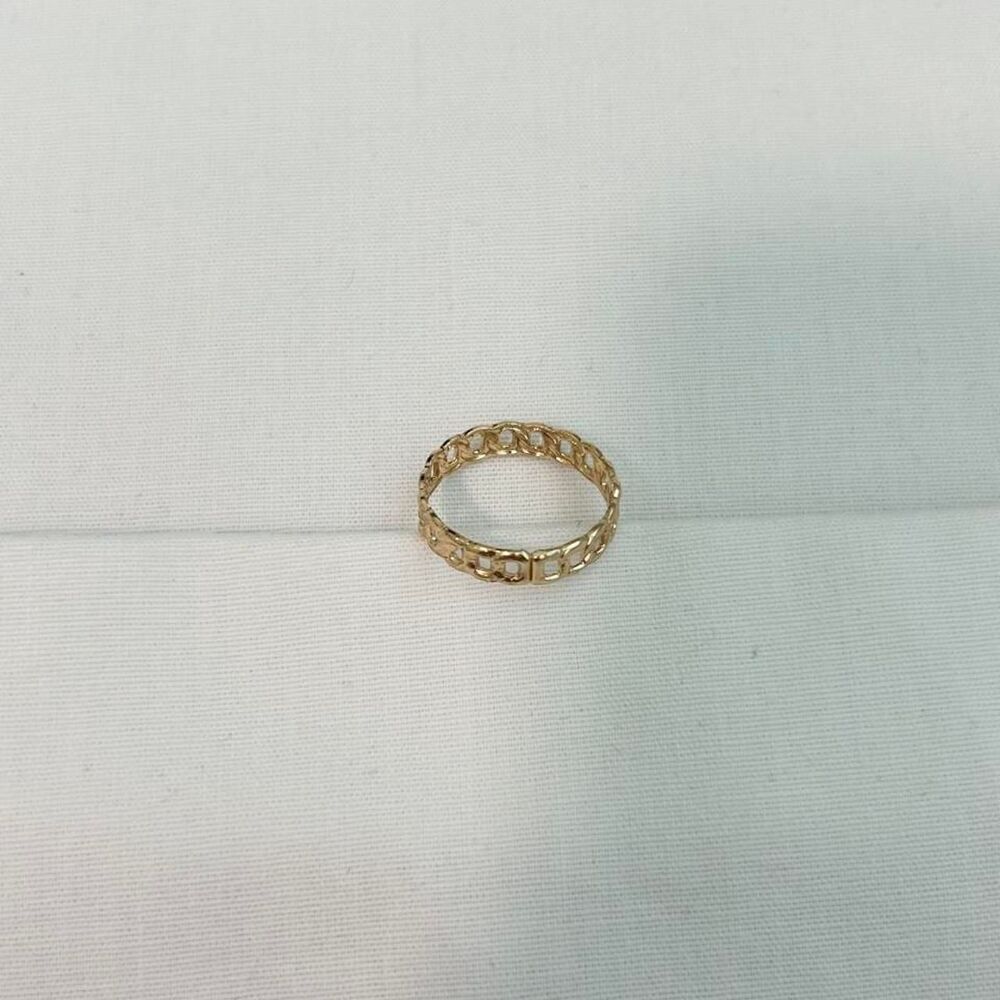 Vintage Inspired Luxurious Gold Ring - Picture 4 of 4